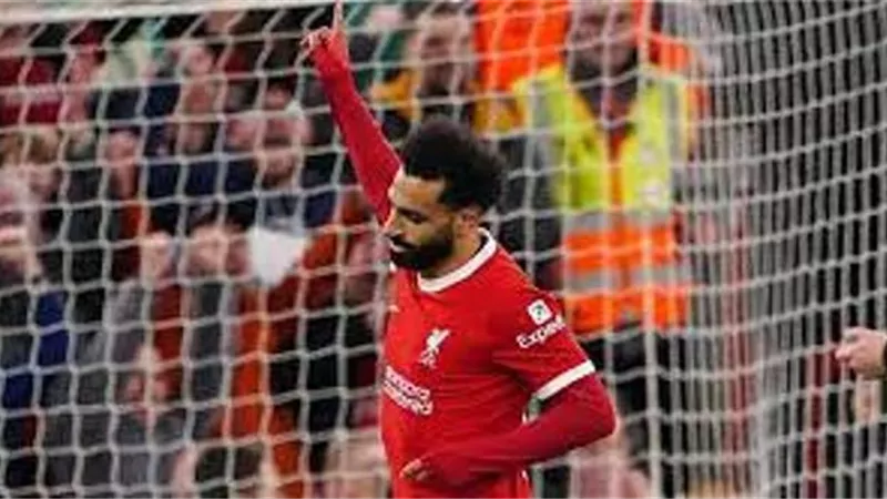 أسطورة أرسنال عن محمد صلاح : فى قمة مستواه