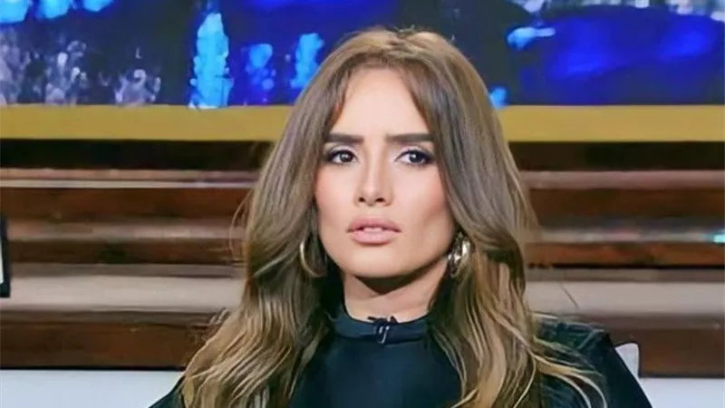 زينة تطلب من الجمهور الدعاء لوالدها فى ذكرى وفاته