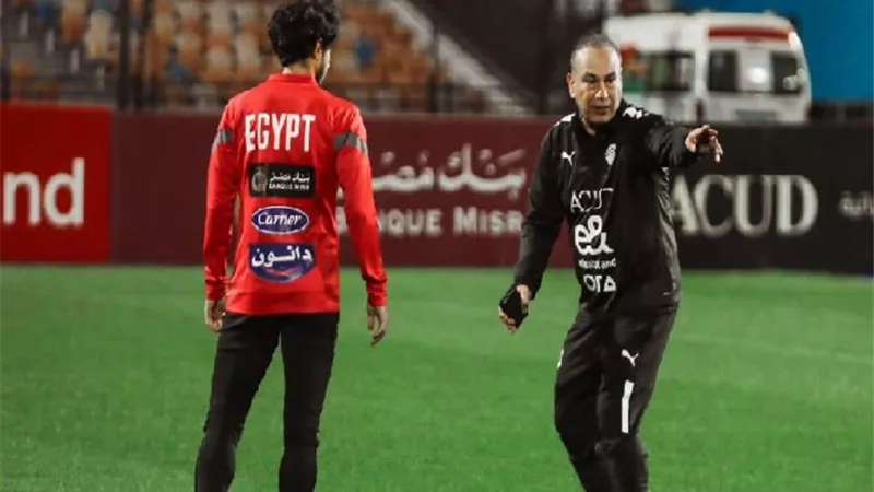 تفاصيل جلسة إبراهيم حسن مع مدافع الاهلي قبل مباراة ونيوزلندا الودية