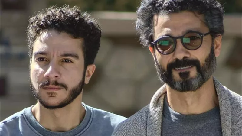 نور النبوى برفقة والده :