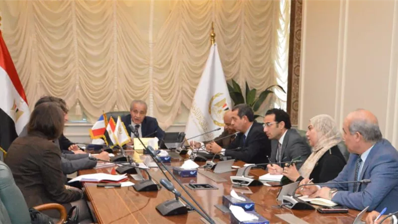 التموين: 56 مليون يورو منحة فرنسية لإنشاء 6 صوامع لتخزين القمح