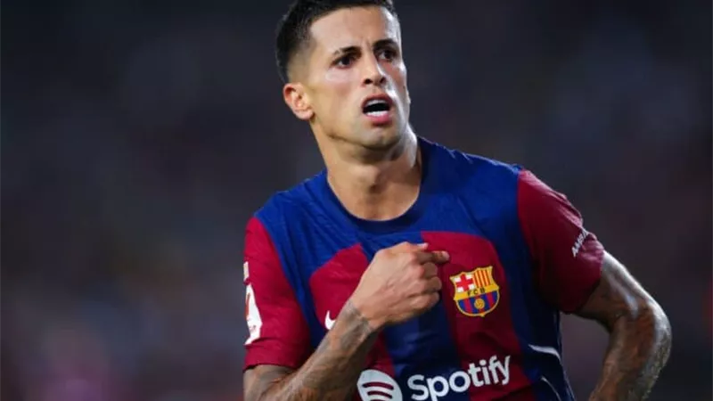 اجتماع يحسم مستقبل كانسيلو مع برشلونة