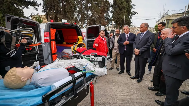تجهيزات كاملة للهلال الأحمر الفلسطيني من وكالة بيت مال القدس