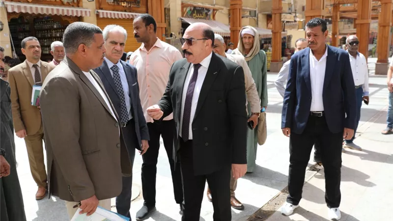 محافظ أسوان يقود حملة مفاجئة لإزالة التعديات والإشغالات