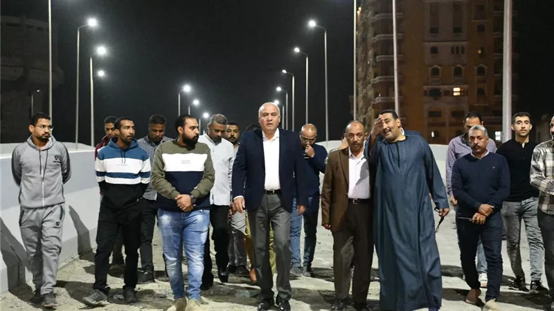 محافظ قنا يتفقد الأعمال النهائية لمشروع كوبرى الرياح