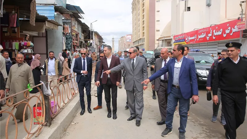 محافظ كفر الشيخ يقود حملة لإزالة الإشغالات بعدد من شوارع المحافظة
