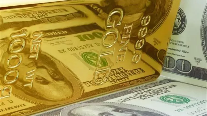 الذهب يفقد بريقه مع صعود الدولار