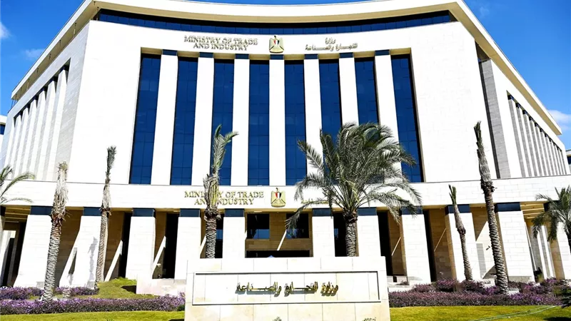 وزير الصناعة يصدر قراراً باستمرار العمل بقرار حظر تصدير السكر لمدة 3 أشهر