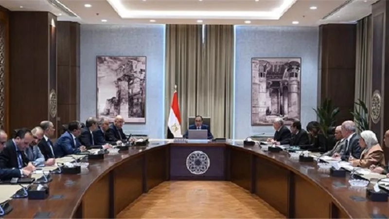 رئيس الوزراء يُتابع الموقف التنفيذي للمشروعات السكنية بديل العشوائيات