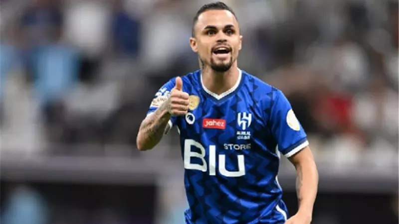 نحم الهلال السعودى يكشف حقيقة ازمته مع رونالدو