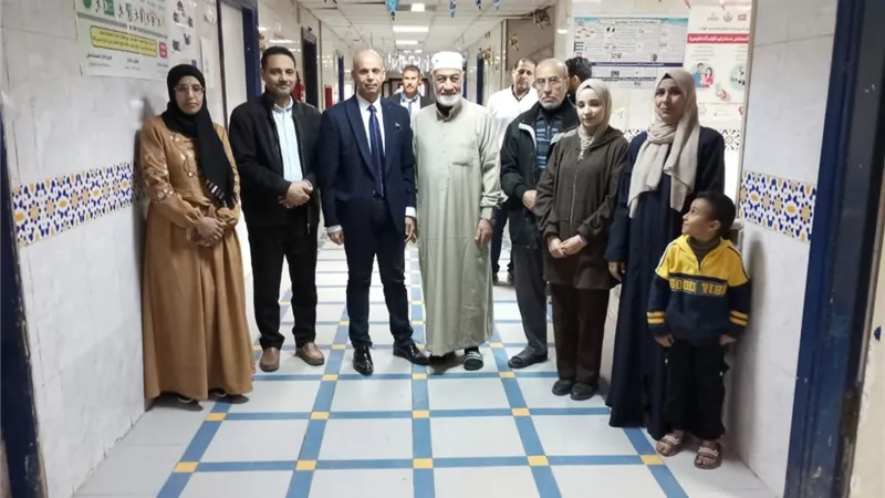 مرضى مستشفى ديرب نجم يقدمون الشكر لوكيل وزارة الصحة