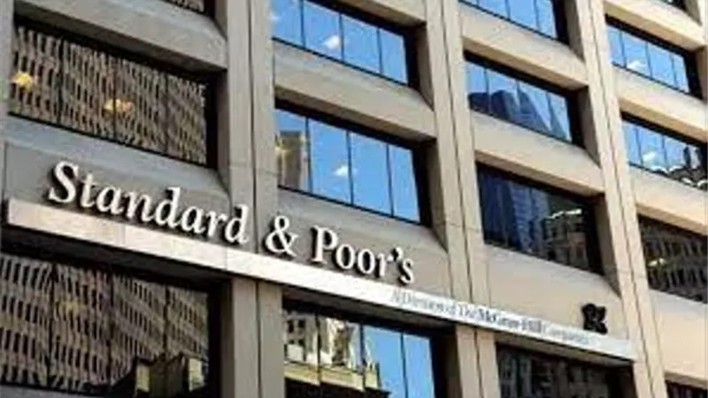ستاندرد آند بورز تعدل نظرتها للاقتصاد المصرى من مستقرة إلى إيجابية