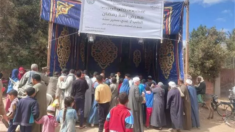 معرض لبيع السلع الغذائية بمركز شباب ديروط ام نخله بملوى