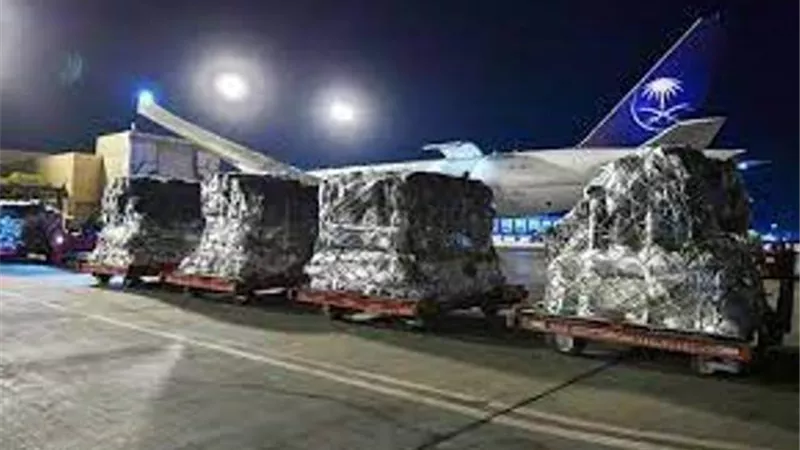 السعودية تقدم 70 طنا من المواد الإغاثية لـ أوكرانيا
