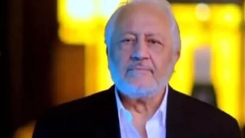 خالد زكى رجل بلا عواطف فى 
