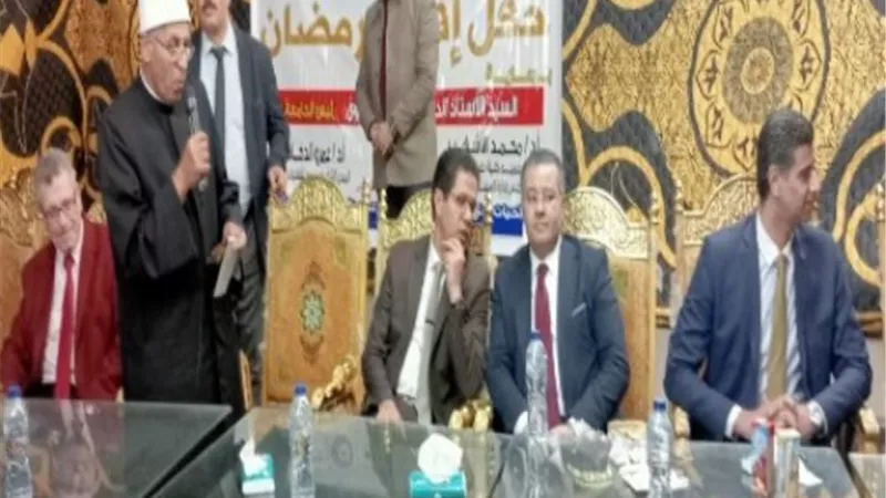 الجيزاوي والدخاخني يشاركان العاملين بمستشفيات جامعة بنها إفطار رمضان
