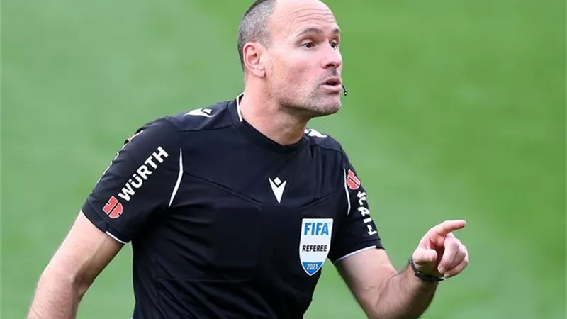 الإسبانى لاهوز يرفض رئاسة لجنة الحكام في الدوري السعودي