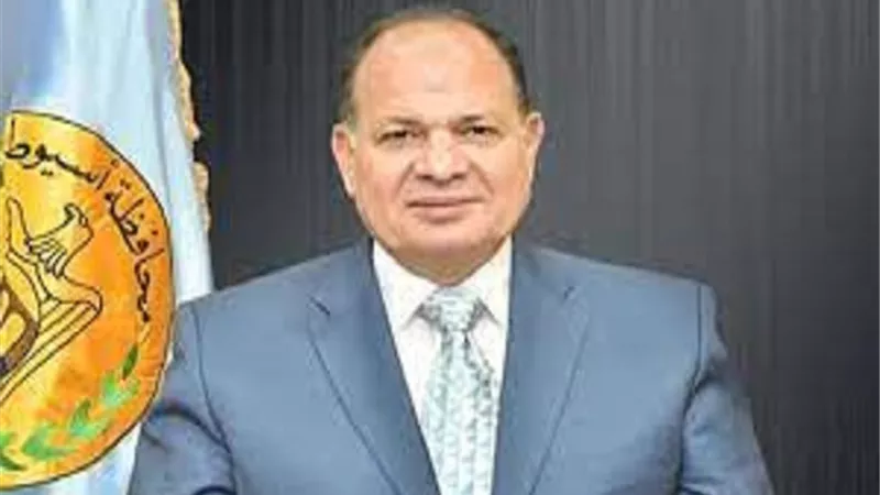 محافظ أسيوط: رفع 520 طن قمامة خلال حملات نظافة