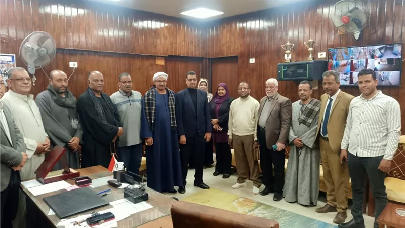 مستقبل وطن يكرم مدير الإدارةالتعليمية ومدير التعليم الإعدادي بقوص
