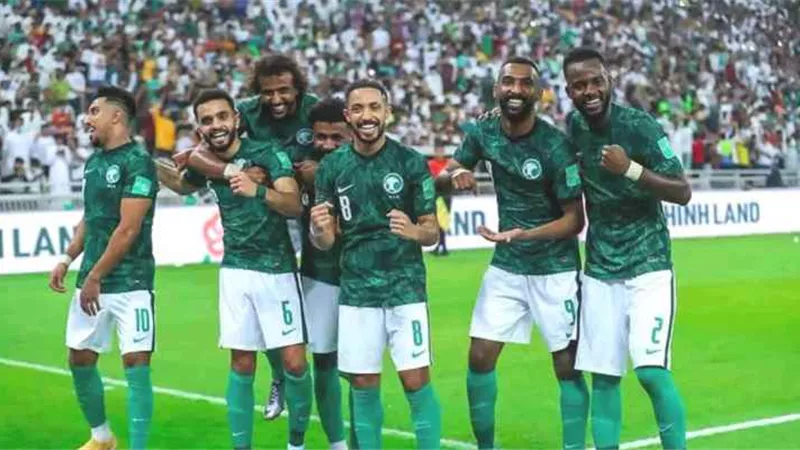 موعد لقاء السعودية وطاجيكستان بتصفيات المونديال والقنوات الناقلة