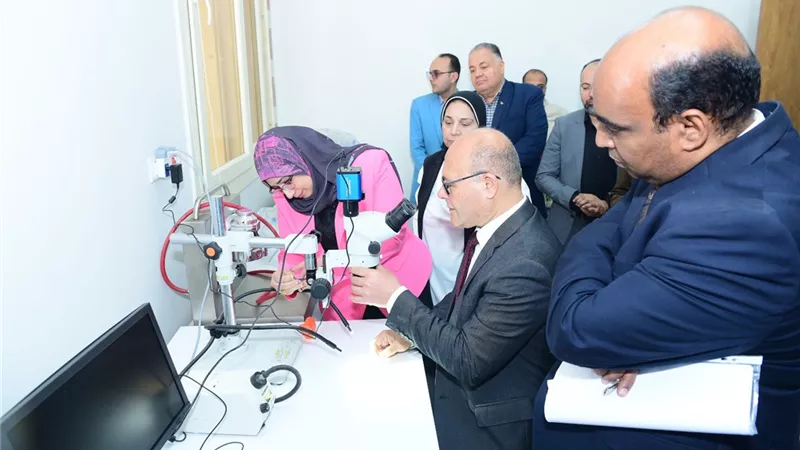 النعماني يتفقد مركز جراحة وزراعة الكبد التجريبية بجامعة سوهاج