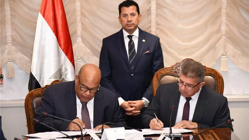 بروتوكول بين الشباب والرياضة والغرفة التجارية بشأن التعامل مع ظاهرة الهجرة غير الشرعية