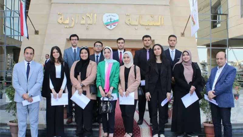 رئيس هيئة النيابة الإدارية يستقبل وفداً من طلاب كلية حقوق عين شمس
