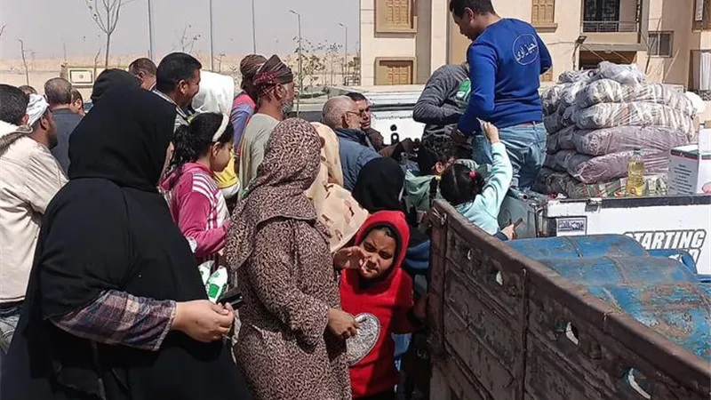 إسماعيل:سيارات سلع غذائية واسطوانات غاز بأسعار مخفضة بالعبور الجديدة
