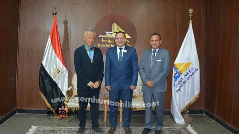 طلاب المدرسة اليابانية بدمياط في كلية العلوم