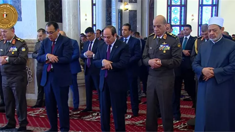 الرئيس السيسى يؤدى صلاة الجمعة بمسجد المشير طنطاوى