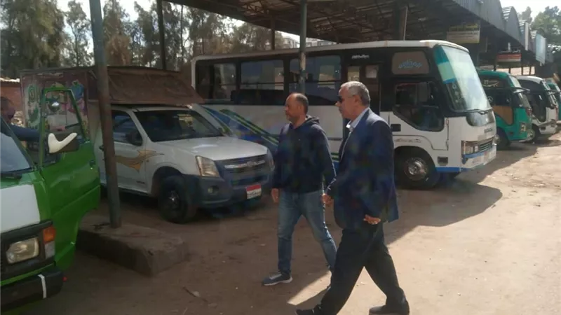 محافظ الدقهلية يكلف بالمرورعلي موقف سندوب لتطبيق التعريفة الجديدة