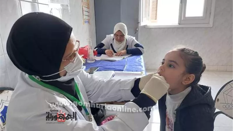 علاج ١٠٠٥ مواطن بالمجان في قافلة طبية بدمياط