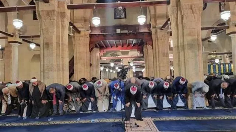 خريجي الأزهر بالمنيا.. يؤُّم المصلين اليوم في الجامع الأزهر