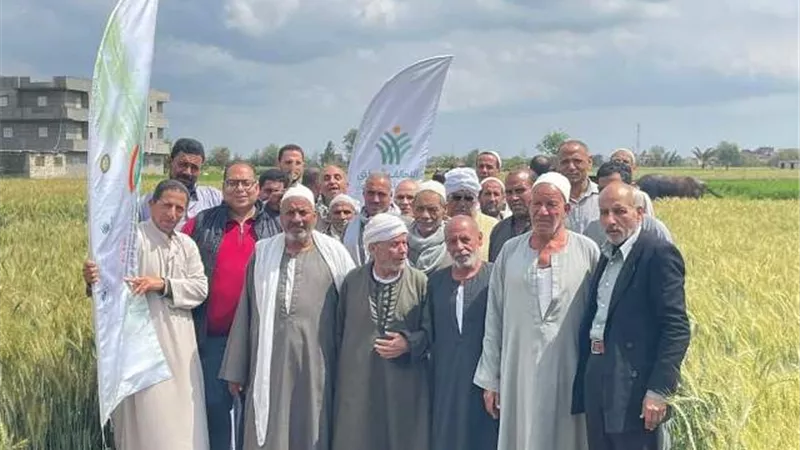 لقاء ودعم فني لصغار المزارعين بقرية الشوكة بدمنهور