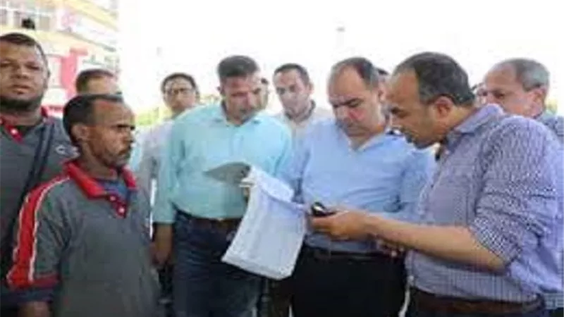 متابعة مواقف السيارات للالتزام بالتعريفة الجديدة بمراكز المنيا