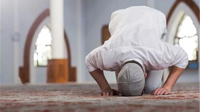 لا يصح سجود السهو في كل الصلوات بحجة المحافظة عليها