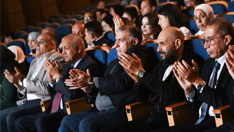 بالصور.. ليلة روحانية فى عالم الإنشاد الديني بصوت أحمد العمرى على مسرح أوبرا جامعة مصر للعلوم والتكنولوجيا