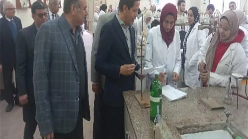 رئيس جامعة بنها يتفقد تطوير مبني قسم وقاية النبات بكلية الزراعة