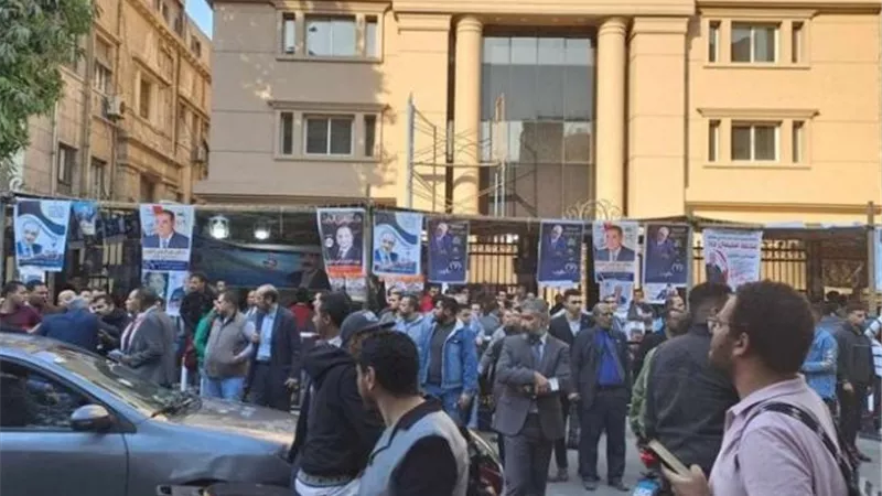 لجنة الحريات تدين اعتداء محامين على الصحفيين أثناء تغطية انتخابات نقابة المحامين