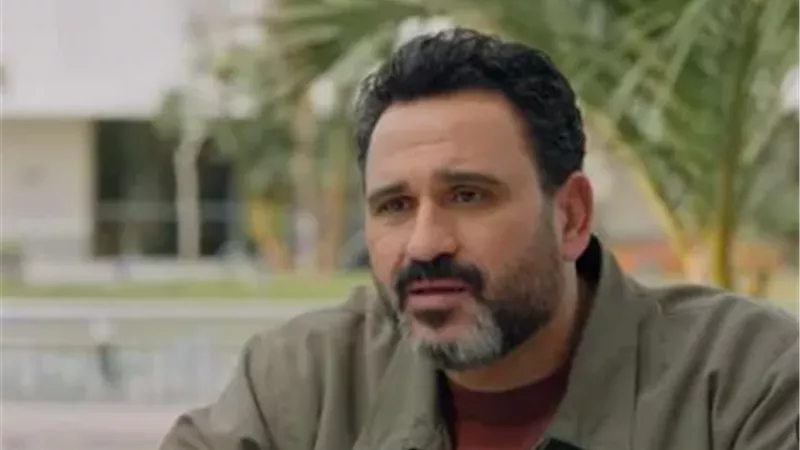 أكرم حسني يعترف بأنه أب للإيجار فى 