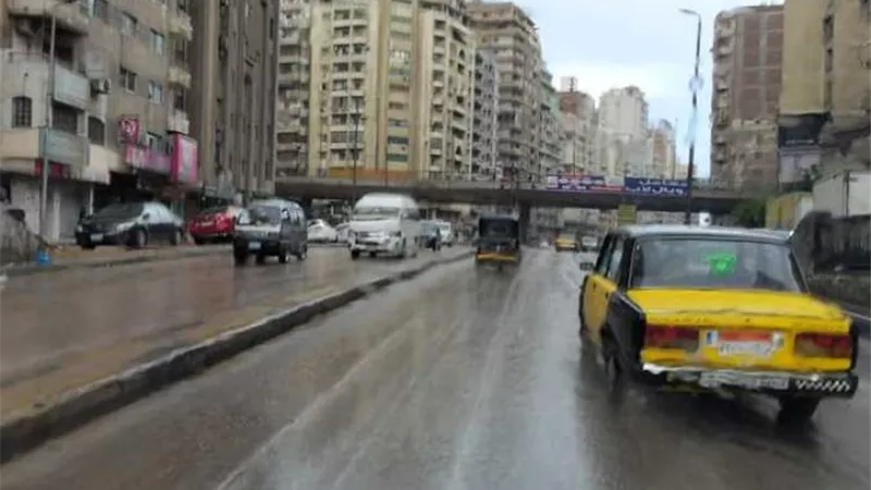 أمطار على الإسكندرية تزامنا مع بدء نوة عوة وبرد العجوزة