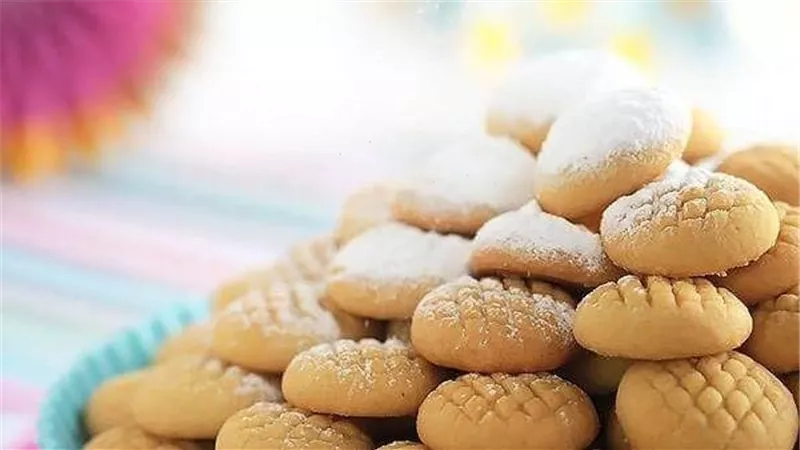 أبرزها الكعك .. طبيبة تحذر مرضى الكوليسترول من تناول هذه الأطعمة