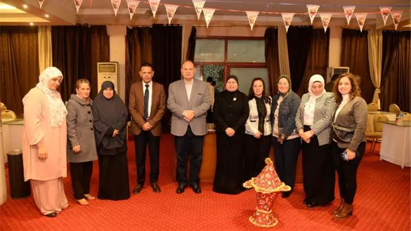 محافظ أسيوط يكرم الأمهات المثاليات على مستوى المحافظة