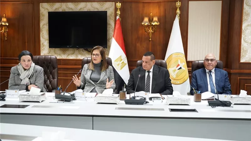 بتكلفة 565 مليون جنيه..توقيع عقود مشروعات منظومة المخلفات الصلبة وإزالة تراكمات قمامة