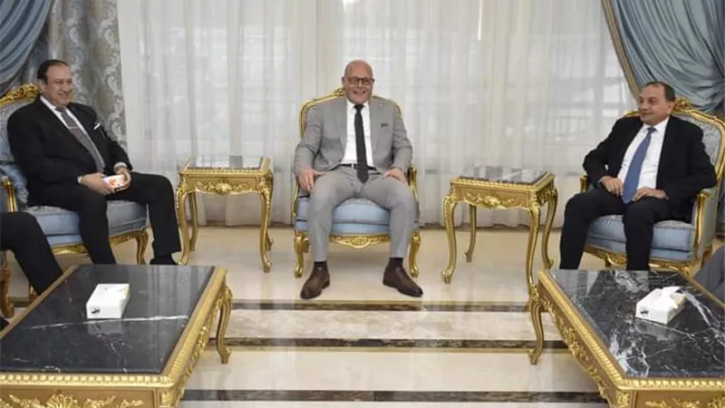 رئيس جامعة سوهاج يشارك في حفل إفطار المحبة والإخاء بنادي القضاه