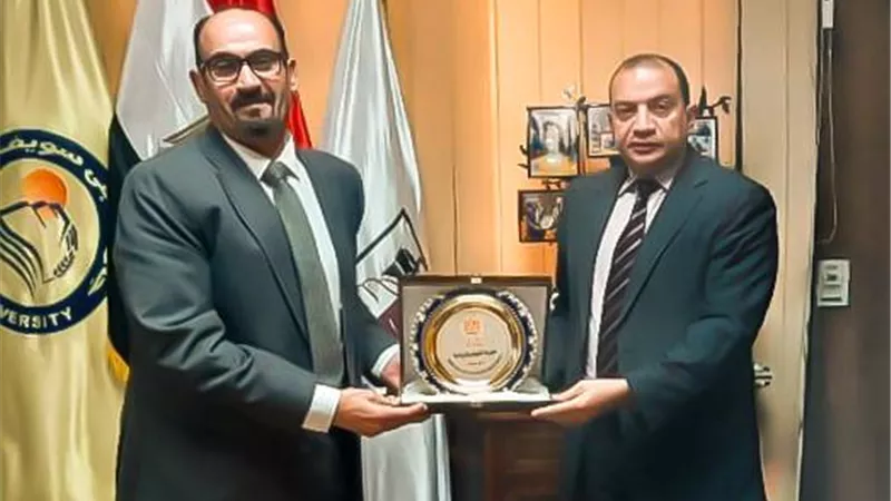 درع الشباب والرياضه لرئيس جامعة بني سويف