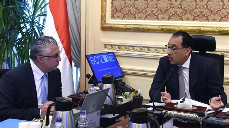 اقتصادية قناة السويس:التعاقد على 127 مشروعا بالمناطق الصناعية والموانئ