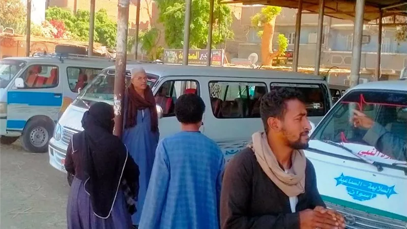 محافظ أسوان: متابعة إنتظام العمل بمحطات الوقود ومواقف السيارات