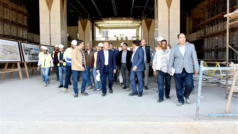 وزير النقل يتابع تنفيذ مشروع شبكة القطار الكهربائي السريع