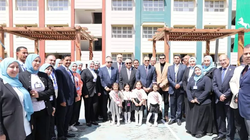 وزير التعليم ومحافظ الشرقية يفتتحان المدرسة الرسمية بفاقوس